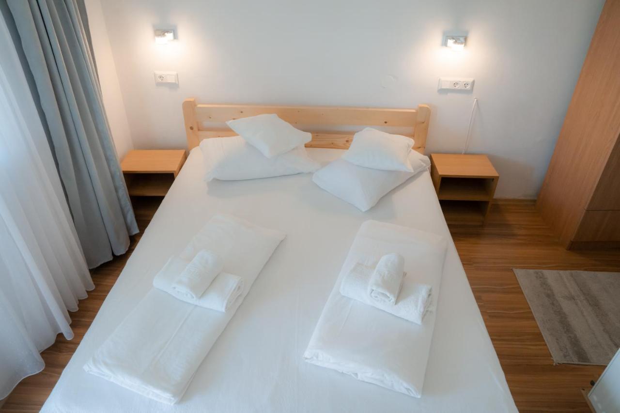 Denisa & Rares Otel Tasnad Dış mekan fotoğraf